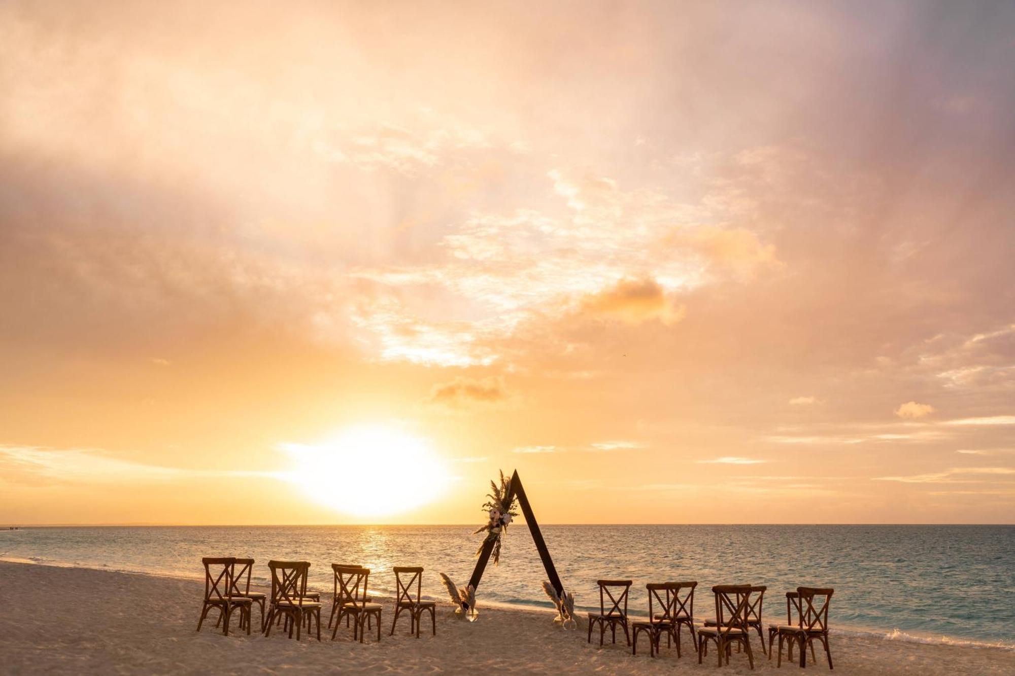 The Ritz-Carlton, Turks & Caicos Ξενοδοχείο Grace Bay Εξωτερικό φωτογραφία